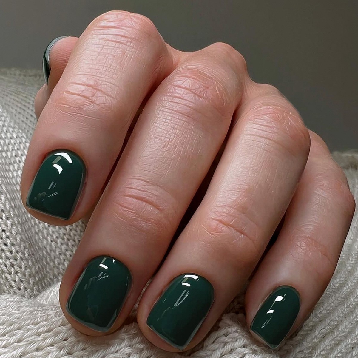 เล็บปลอมสีพื้นแบบสั้นสไตล์ฝรั่ - Nail Art Simple Elegant บทวิจารณ์และราคา