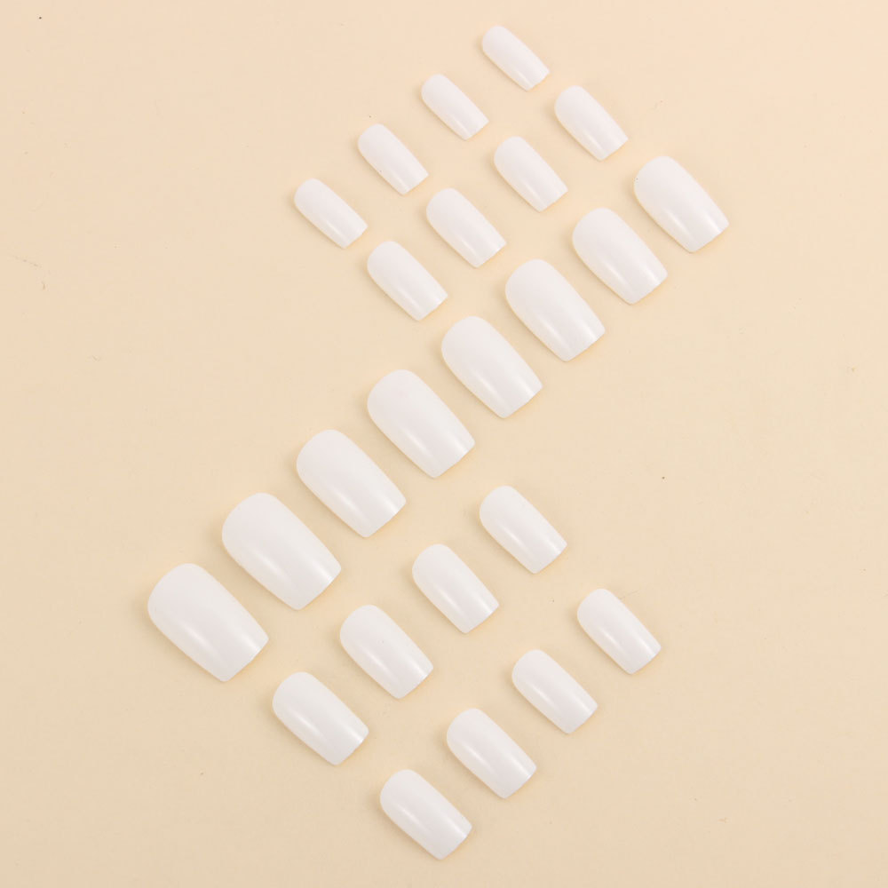 เล็บปลอมสีขาวเรียบง่าย 24 ชิ้น - Nail Art Simple Elegant บทวิจารณ์และราคา